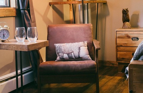 Dease Lake Cabin | Cozy Boutique Lodge Acommodations!
