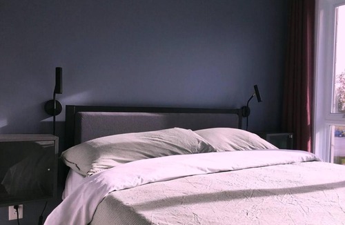 Cote-Des-Neiges—Notre-Dame-De-Grace Apartment | Cozy Bright 2BR Retreat with Parking & Gym Near Downtown & Airport