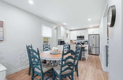 St. Catharines House | Cozy Cityscapes 3Br, 1B with Washer+Dryer