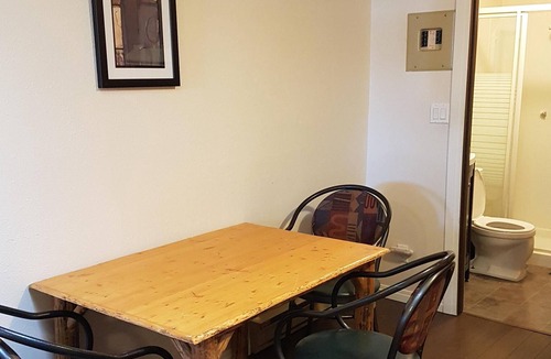 East Kootenay Apartment | ♥COZY COMFORT☆☆SLEEPS4 ♥5 Min to Golf & Ski