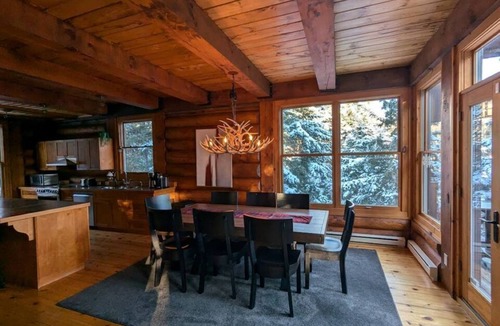 Lac Superieur Village Ski Chalet | Cozy Comfy AC Chalet Louie has 4 bedrooms, Spa,Pool, lake, Pet-Friendly!