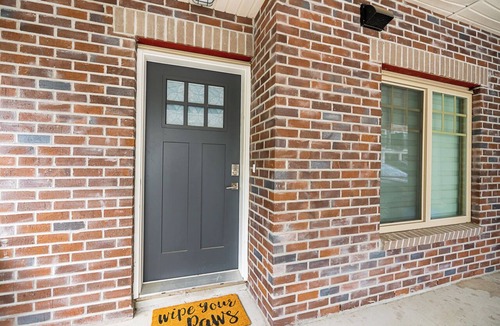 Abbotsford Condo | Cozy condo with AC in lovely Abbotsford