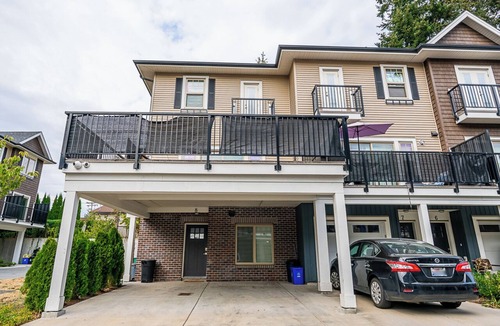 Abbotsford Condo | Cozy condo with AC in lovely Abbotsford