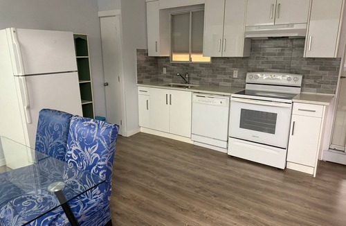 Guildford Bed & Breakfast | "Cozy & Convenient! Perfect for couples or professionals! 🌟