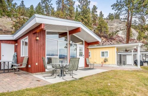 Central Okanagan House | Cozy Cottage by the Lakeshore #4