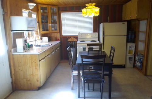Sauble Beach Cottage | Cozy cottage in Sauble Beach - Steps to beach