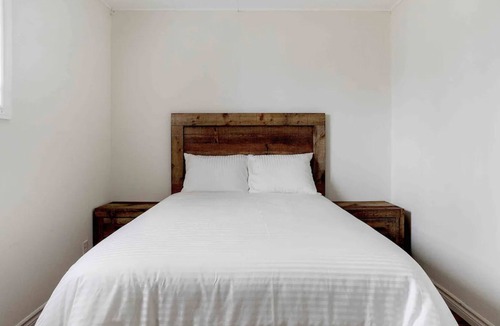 Keswick House | Cozy cottage "New Moon" by the Lake Simcoe