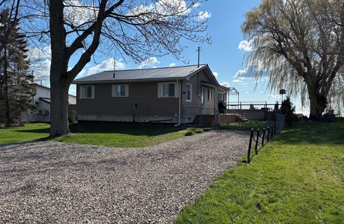 Leamington Cottage | Cozy Cottage on Lake Erie!