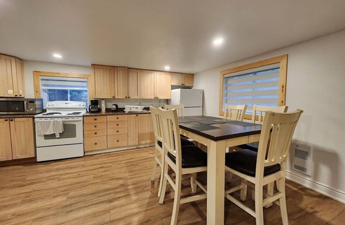 Hastings Highlands Cottage | Cozy Cottage Retreat | Hot Tub | Private 2 Acres