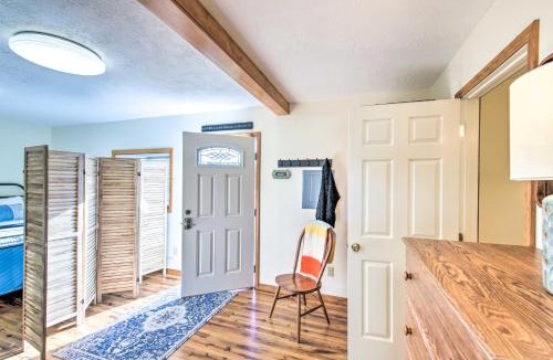 Grantsdale House | Cozy Cottage Studio: Stunning Mountain Views!