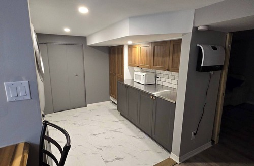Belleville Apartment | Cozy East Hill 2026!