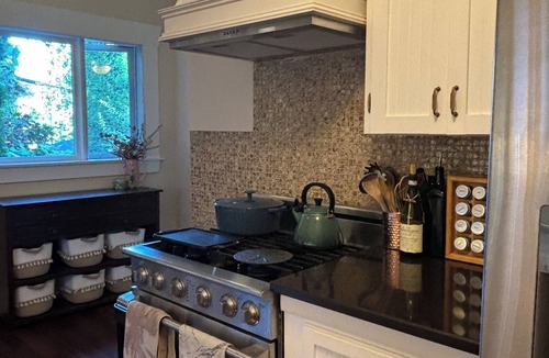 Kensington-Cedar Cottage House | Cozy East Van detached home with large backyard