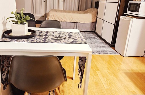 Downtown Eastside Apartment | Cozy Garden Suite w/Private Entrance