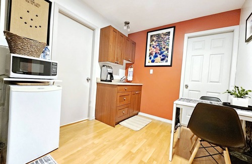 Downtown Eastside Apartment | Cozy Garden Suite w/Private Entrance