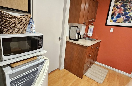 Downtown Eastside Apartment | Cozy Garden Suite w/Private Entrance