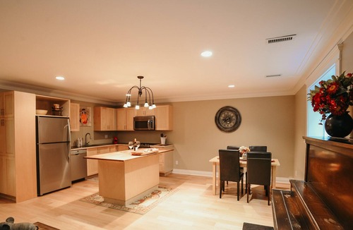 Cordova Bay House | Cozy Guest Suite