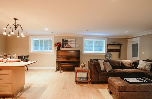 Cordova Bay House | Cozy Guest Suite
