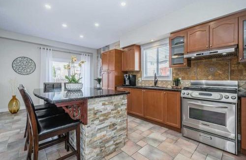 Grand River South House | Cozy Homestay Waterloo Airport II