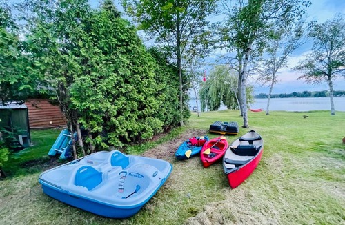 Colborne Villa | Cozy Lakefront Cottage - Ideal For Families & Scenic Views