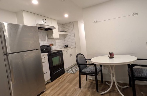 Barrie Apartment | Cozy lower-level retreat Near Barrie waterfront, college & RVH