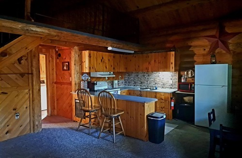 Kamiah Cabin | Cozy Middle Fork Cabin. Across from Clearwater River