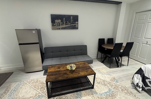 Jacksons Point Apartment | Cozy modern cottage with private entrance beachside and close to the ROC