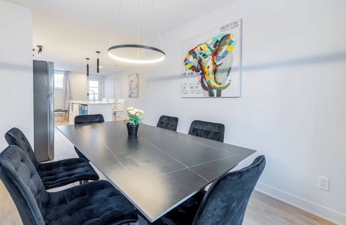 Longueuil Apartment | Cozy Modern Free Parking，3BedroomnClose LaRonde