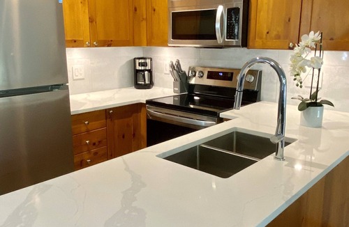 Village North House | Cozy Mountain Oasis w/hot tub and free parking