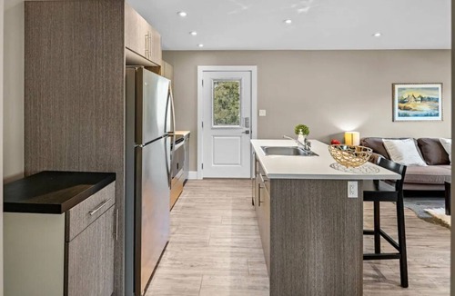 Saanich West Apartment | Cozy Nook on Pullet Place