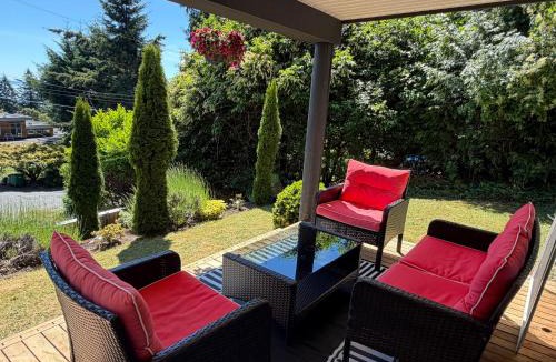Cordova Bay Apartment | Cozy Ocean View Retreat