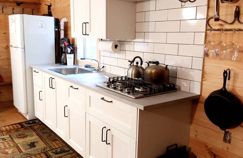 Havelock-Belmont-Methuen Cabin | Cozy off grid cabin tucked away in nature.