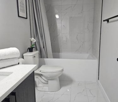 Airdrie Apartment | Cozy on Baywater
