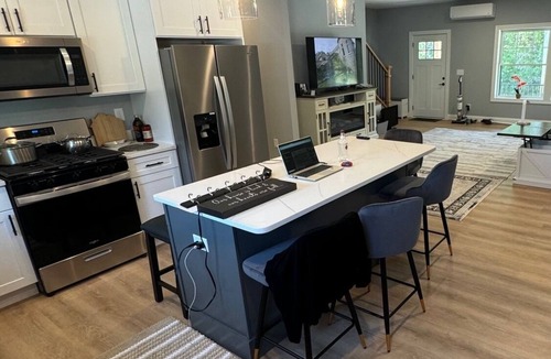 North Yarmouth House | Cozy Orchid townhome near coastal towns of Yarmouth, Falmouth, Freeport, Maine