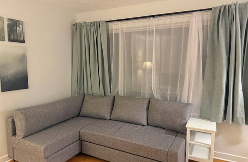 Northwest Calgary House | Cozy Parkdale escape - 2BDR near foothills hospital