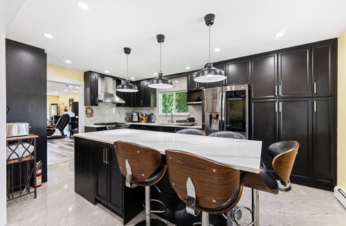 Fleetwood House | Cozy & Peaceful Home with Chef's Kitchen, Sleeps 7