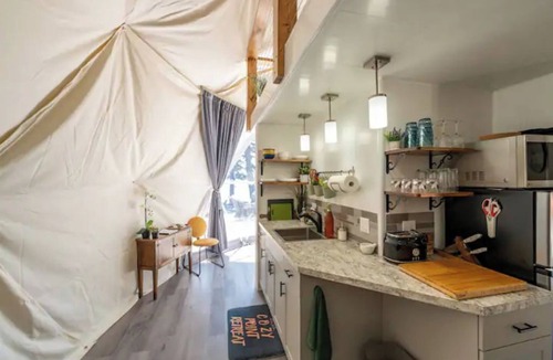 Digby County Cottage | Cozy Point Retreat - Luxury, King Beds & Hot Tub