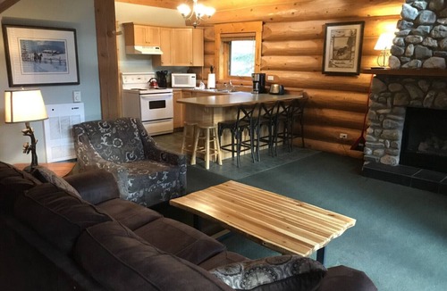 Golden House | Cozy Premium Mountain Chalet - Cabin #14