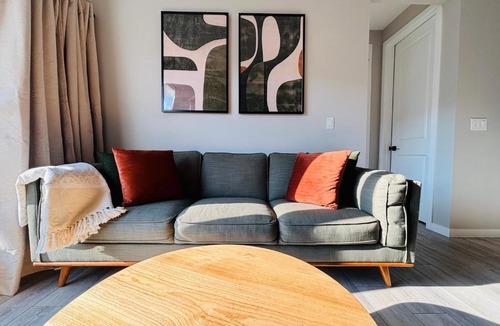 Southeast Calgary House | Cozy Private Room with FREE Snacks & Parking