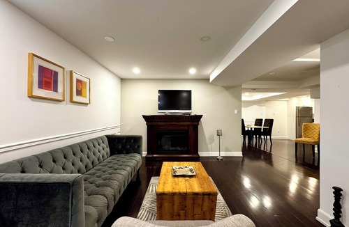 Aurora House | Cozy, Private & Spacious Basement In Aurora