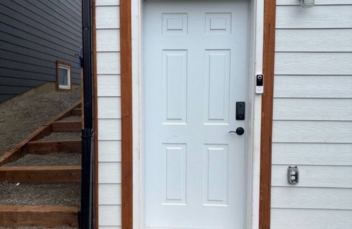 Whitehorse House | Cozy Private Suite in Quiet Whitehorse Neighborhood