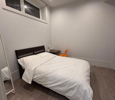 West Point Grey House | Cozy Private Suite Near UBC & Beaches