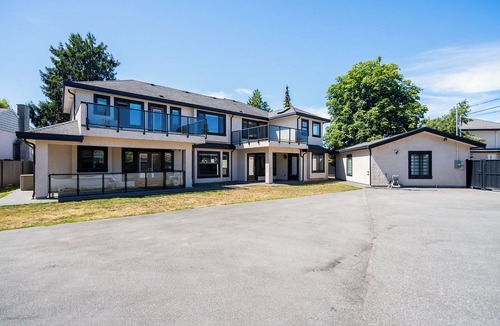 Richmond House | Cozy Private Suite with Separate Entrance in Richmond. Near YVR airport
