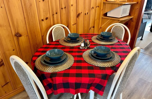 Havelock-Belmont-Methuen Cottage | Cozy Redwood Cottage with Firepit & Nature Views