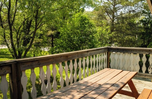 The Blue Mountains Cottage | Cozy Renovated Cottage@Blue Mountain, Private Beach Access, BBQ, Petfriendly