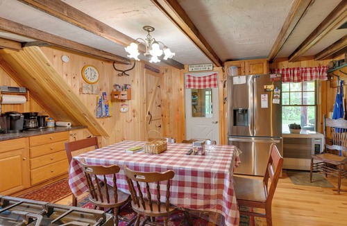 Oakfield Cabin | Cozy River Cabin w/Fishing, Kayaks & ATV Access!