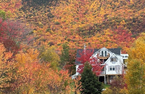Aspy Bay Apartment | Cozy Room in a Historic 1880s Inn · Cabot Trail, Cape Breton