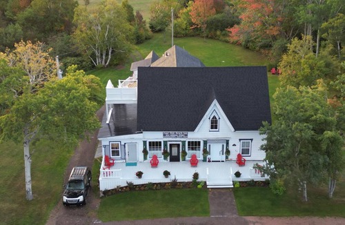 Aspy Bay Apartment | Cozy Room in a Historic 1880s Inn · Cabot Trail, Cape Breton