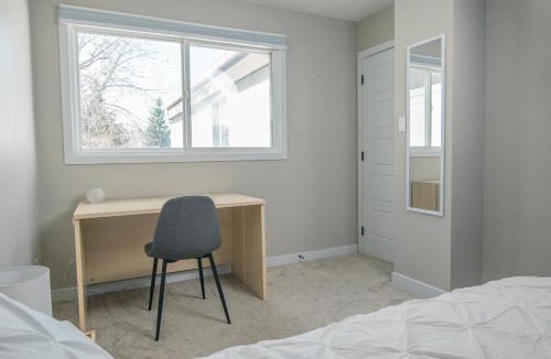 West Edmonton House | Cozy room with private bathroom minutes to West Edmonton Mall