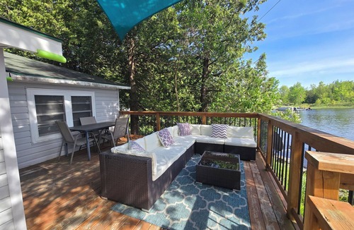 Stone Mills Cabin | Cozy Rustic Cabin in Tamworth Ontario