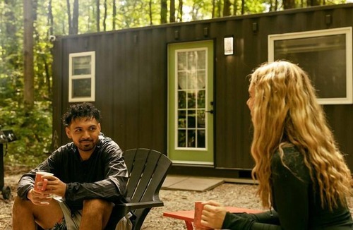 Simcoe Cabin | Cozy Semi Off-Grid Tiny Home Forest Retreat with Private Sauna & Cold Plunge Near Simcoe, Ontario